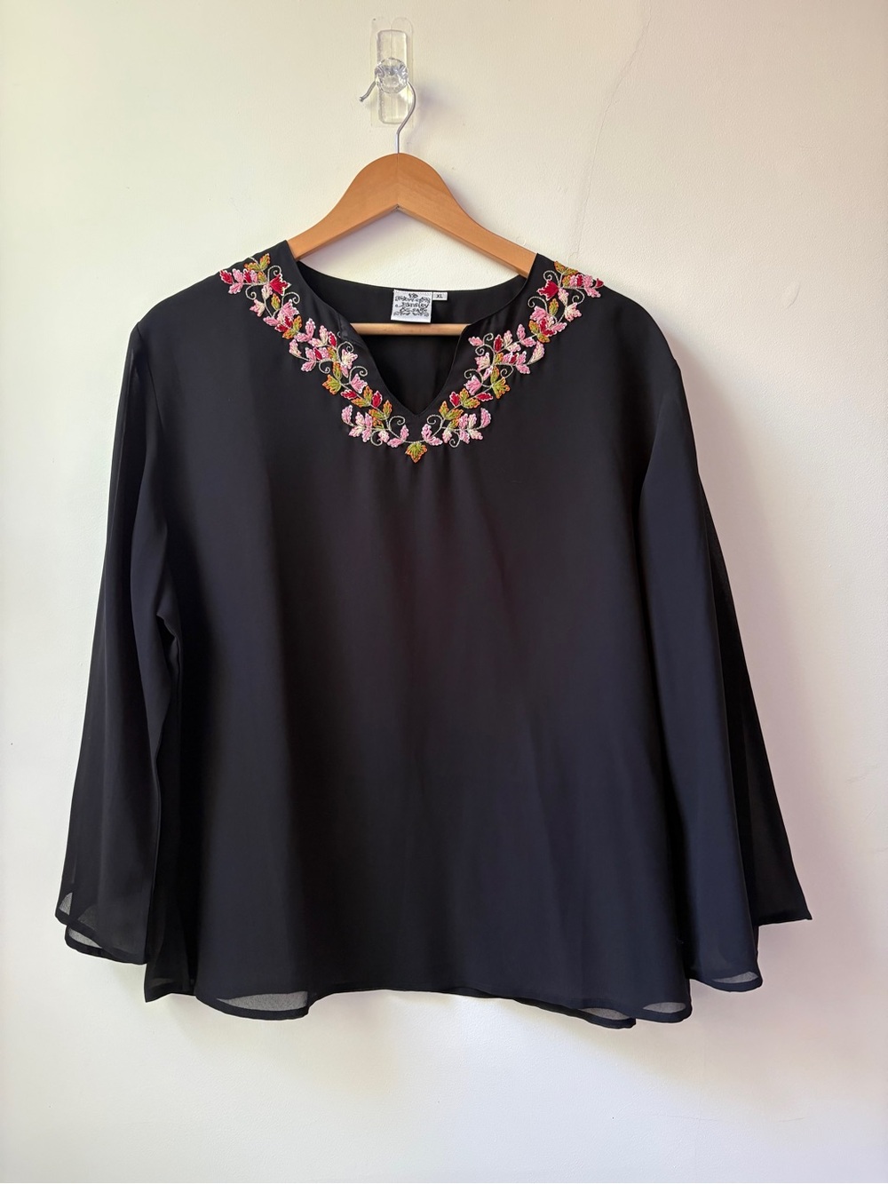 Parsley & Sage Boho Embroidered Top - Picture 4 of 13